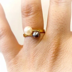 Anello contrariè in Oro 18kt e Perle Naturali di acqua dolce, Oro Gr. 4,6, NUOVO - Picture 1 of 6