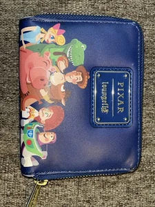 Loungefly Pixar Moment Toy Story Woody Bo Peep Geldbörse blau durchgehender Reißverschluss - Bild 1 von 7