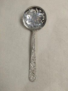 Rare S Kirk & Son Inc. Repousse Sterling Pierced Pea Serving Spoon Mono MDN - Picture 1 of 6