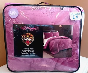 Ed Hardy Pink Birds &Logos Embossed Cozy Plush 3pc QUEEN Comforter &Shams Set - Picture 1 of 5