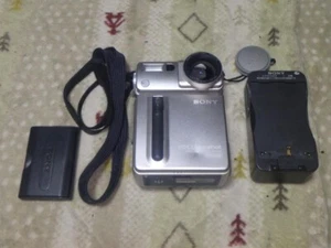 Sony Cyber-shot DSC-MD1 MD Digital Camera with Disc Working Rare Model Japan - Picture 1 of 5