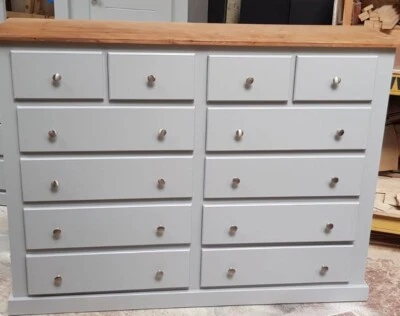 Cajón de tulipán hecho a mano 4+8 en gris y roble oscuro Foto 1 de 2