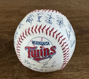 1993 MINNESOTA TWINS TEAM REPLICA AUTOGRAPHED BASEBALL - Picture 1 of 11