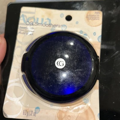 CoverGirl CG Smoothers Pressed Powder #705 Translucent Fair NEW - Image 1 of 4