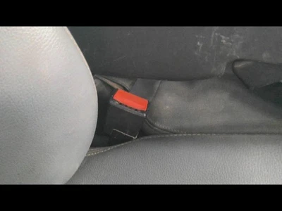 Used Front Right Seat Belt Front fits: 2016 Ford F350SD PICKUP bench seat split Foto 1 de 4