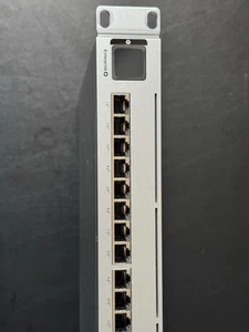Ubiquiti Switch Enterprise 24 PoE 24-Port Managed Layer 3 Multi-GB PoE Switch - Picture 1 of 8