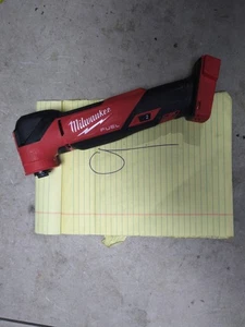 Milwaukee 2836-20 M18 FUEL Cordless Li-Ion Oscillating Multi-Tool Tool Only #9 - Foto 1 di 3