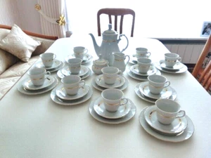 KAFFEESERVICE 12 PERSONEN M.KUCHENPLATTE THUN ZECHOSLOVAKIA,"Natalie" WEISS GOLD - Bild 1 von 9