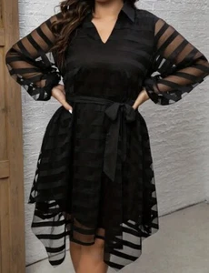 Mini vestido de manga larga a rayas de malla negra para mujer talla grande - Imagen 1 de 5