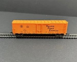 N - Con Cor 50’ Modern Reefer 1671-C Pacific Fruit Express - Picture 1 of 6