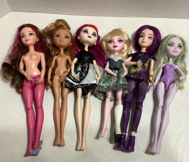 EAH Royally Ever After Apple White Doll  Bonecas monster high, Bonecas  bonitas, Coisas de boneca