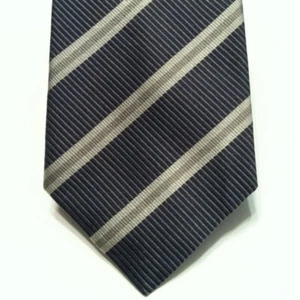 NEIMAN MARCUS MENS NEW GRAY SILK TIE  WIDTH: 3 3/8"  MADE IN ITALY - Picture 1 of 4