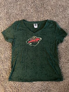 Camiseta para mujer verde NHL Minnesota Wild Hockey talla L suave ligera cuello en V - Imagen 1 de 7