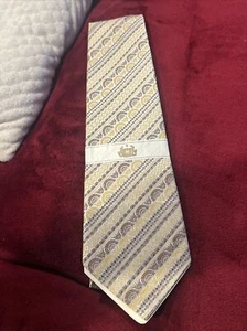 Vintage Marlboro Polyester & Baumwolle Herren Krawatte. " Beige, Gold, Braun. Hongkong - Bild 1 von 4