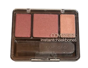 Covergirl Instant Cheekbones Contouring Blush #220 Purely Plum New Women's Read - Picture 1 of 12