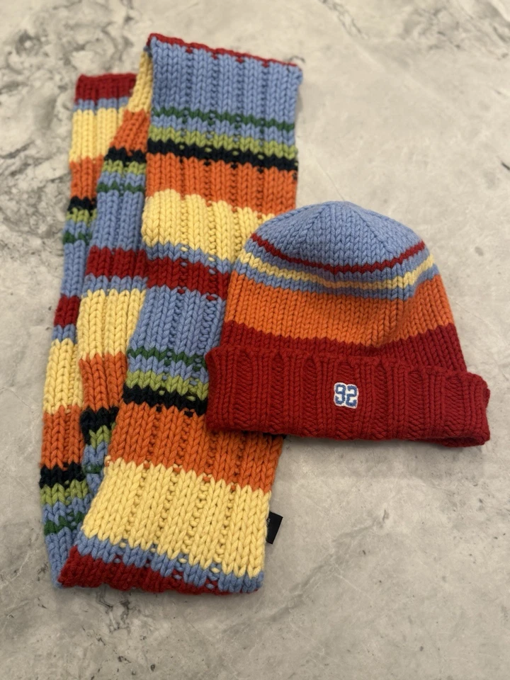 Sombrero y bufanda de lana preadolescente de invierno Abercrombie & Fitch (talla única) Foto 1 de 4