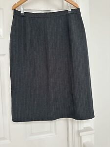 M&S Marks And Spencer, Grey Striped Lined, Pencil Skirt, Size Uk 20 ￼