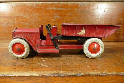 Vintage Antique 1920s Structo Pressed Steel Red Dump Truck Early - Working - Image 1 of 4