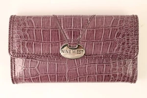 Cartera Nine West imitación cocodrilo púrpura triple pliegue ¡¡¡¡Nueva!!!!! - Imagen 1 de 7