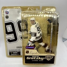 McFarlane 2005 NHL Legends Series 2 Los Angeles Kings Wayne Gretzky White Away