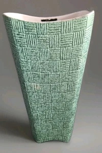 Vintage MCM Shawnee Art Pottery 1408 Basket Weave Vase Mint Green - Picture 1 of 9