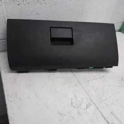 RAM 2500 2014 OEM GUANTERA DE PLÁSTICO NEGRO  Foto 1 de 4