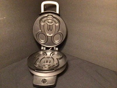 VINTAGE,VTG,Disney Classic Mickey Mouse 7” Waffles,Non-Stick,(TESTED)Family FUN  - Image 1 of 4