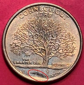 1999-P Strike Through Grease Error Connecticut State Quarter (1213) - Picture 1 of 8