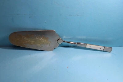 ALTER TORTENHEBER MIT PERLMUTT - Bild 1 von 4