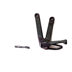 HINTERE FUSSRASTENANLAGE LINKS KYMCO QUANNON 125 NAKED 2010 2015 - Bild 1 von 10