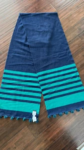 BUFANDA A RAYAS J CREW 100% LANA con pompones nueva con etiquetas azul marino verde G0234 ~ CÁLIDA - Imagen 1 de 4
