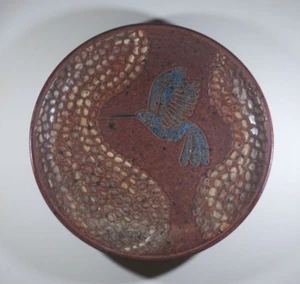 DAVID STEWART UNIQUE LARGE PLATE W / HUMMINGBIRD   -  10 1/2"  DiA.  (B - 110) - Picture 1 of 24