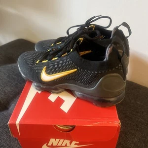 Größe 8 - Nike Air VaporMax 2021 Flyknit Black University Gold - Bild 1 von 7