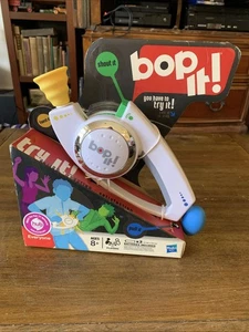 BOP IT! Talking Electronic Reflex Game White 2008 Hasbro Toy NEW - Picture 1 of 6