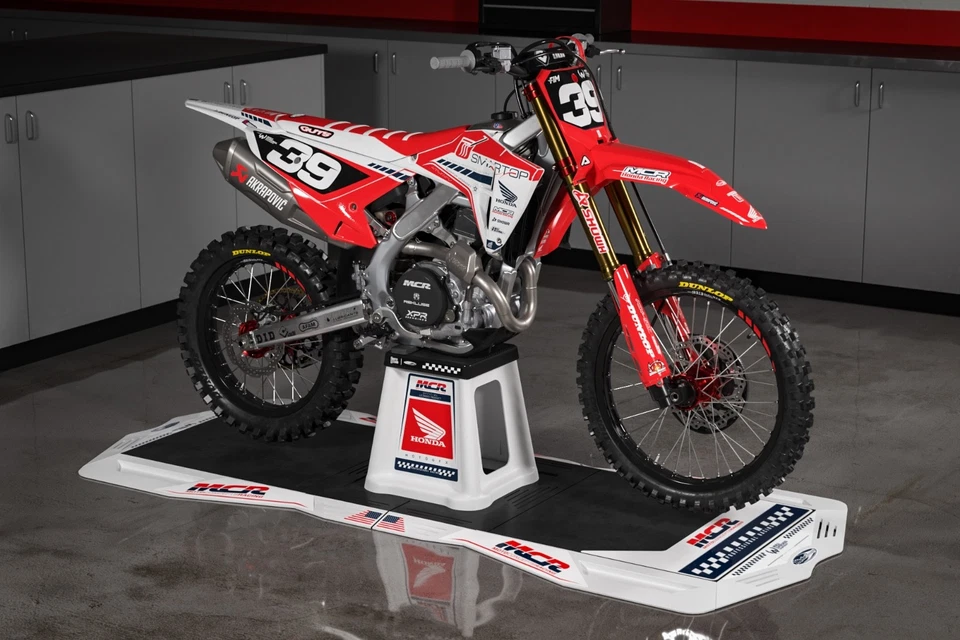HONDA CRF250R (2025-2026) Graphic kit + Guts Seat Cover MCR HONDA TEAM ISSUE - Image 1 of 4