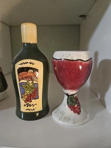 Weinflasche und Weinglas Salz und Pfefferstreuer bunt. - Bild 1 von 3