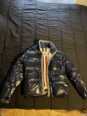 doudoune Moncler bleu brillante  - Photo 1/4