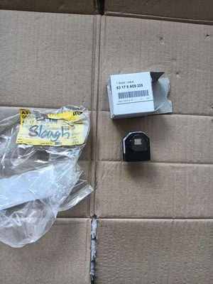 BMW NEW GENUINE 4 SERIES G22 G23 G26 SIDE SKIRT LIGHT  LEFT SIDE 5A09225 - Image 1 of 4