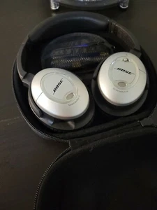 BOSE QuietComfort QC15 Acoustic Noise Cancelling Headphones - Silver/Black - Picture 1 of 9