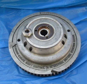 582438 OMC JOHNSON EVINRUDE FLYWHEEL OEM 60 HP 2 CYLINDER OUTBOARD MOTOR 2 STROK - Picture 1 of 3
