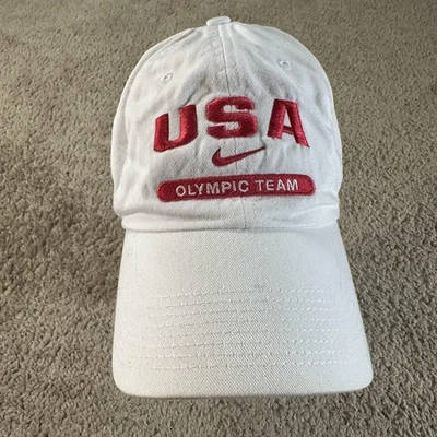 Gorra del Equipo Olímpico de Estados Unidos Gorra Correa Trasera Blanca Roja Nike Hombres Juegos Olímpicos Dri Fit Deportes Foto 1 de 4