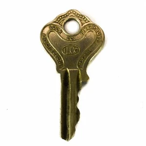 ILCO Independent Lock Co Vintage Brass Ornate Design Fitchburg Padlock Key - Picture 1 of 7