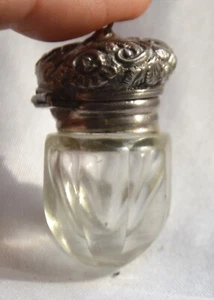 Antique Silver and cut glass Vinaigrette For a Chatelaine - Picture 1 of 5