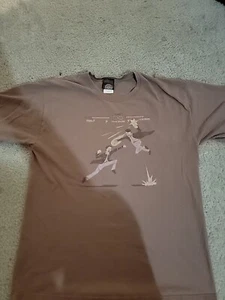 Tesla vs Edison Fight Thinkgeek Shirt Video Size Large Preowned - Picture 1 of 3