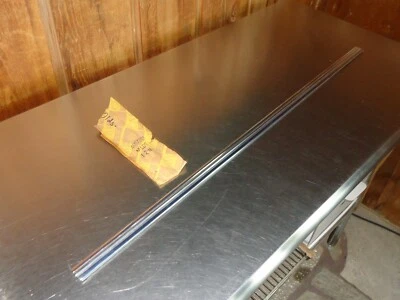 Moldura de puerta izquierda NOS GM 1961 Oldsmobile Olds Super 88 4 puertas 4807253 nuevo Foto 1 de 4