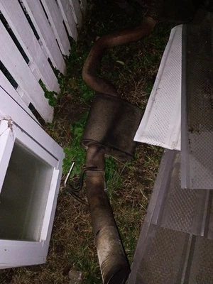 Escape de fábrica de una Dodge Ram 1500 2008 5,7 doble cabina 4x4 Foto 1 de 4