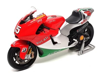Minichamps 1/12 Scale 122 060015 - Ducati Desmosedici S. Gibernau MotoGP 2006 - Image 1 of 4