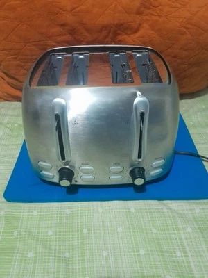 Tostadora Oster 4 Rebanadas Ranura Ancha Caja Abierta su nueva tho Foto 1 de 3