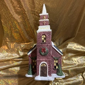 Trim A Home Holiday Town Memories Kirche beleuchtet 9" hoch Vintage Weihnachtsdeko - Bild 1 von 6