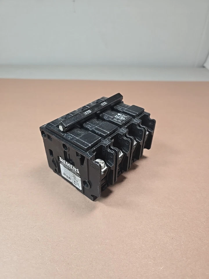 Disjuntor principal ITE/SIEMENS MBK175 TIPO QP 2 polos 175AMP 120/240 volts NOVO sem caixa - Imagem 1 de 1